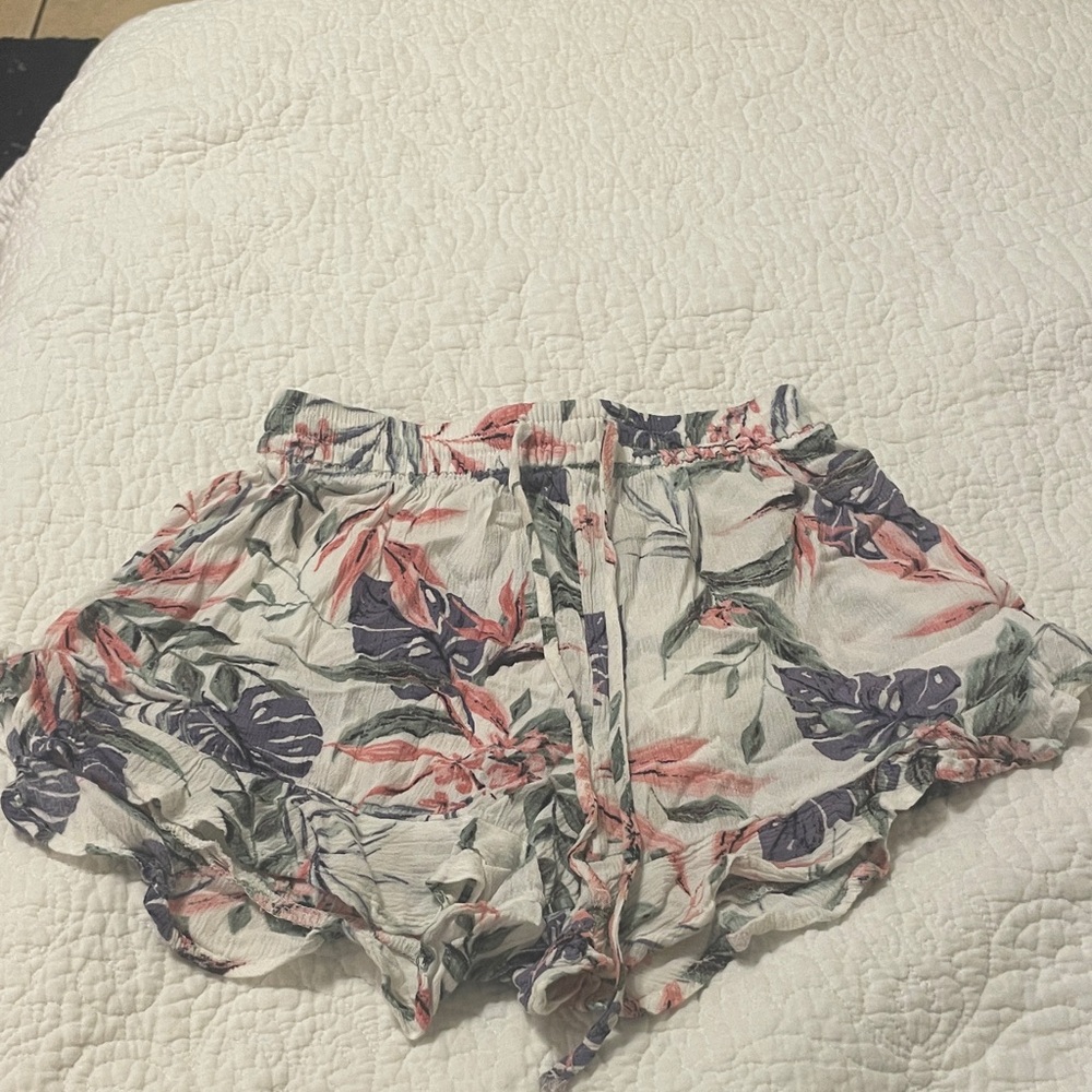 H&M High Waist Floral Print Shorts - White and Pink